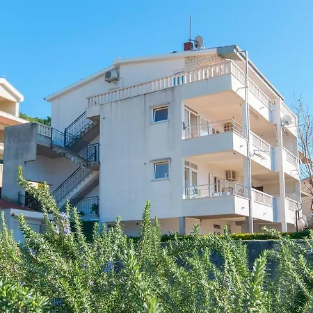 Apartman Ines *